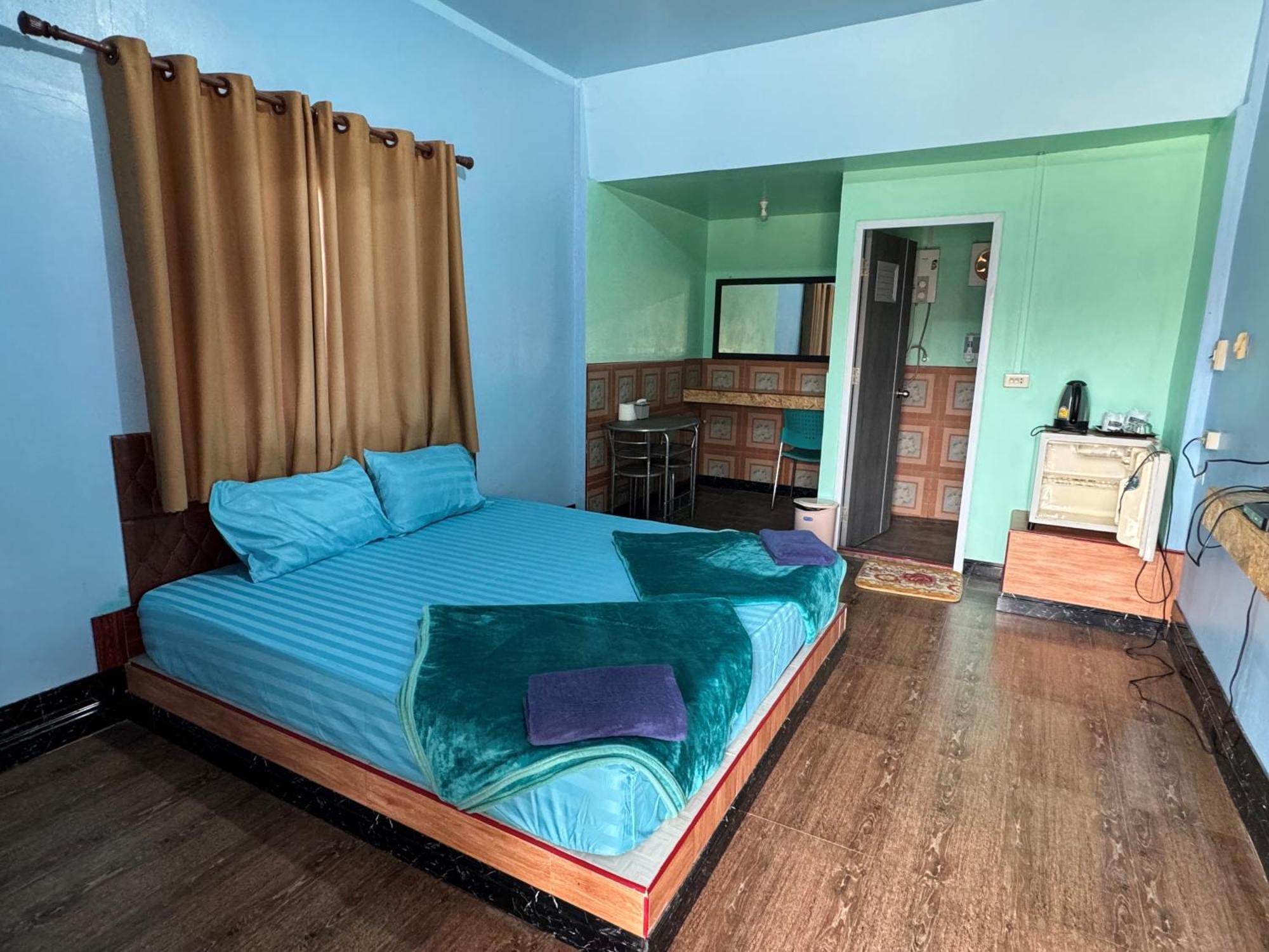 Busby Resort Ban Ta Phraya Exterior photo